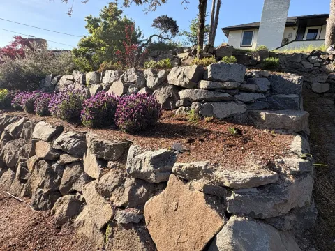 Dry stone driveway wall and walkway project, photo 3