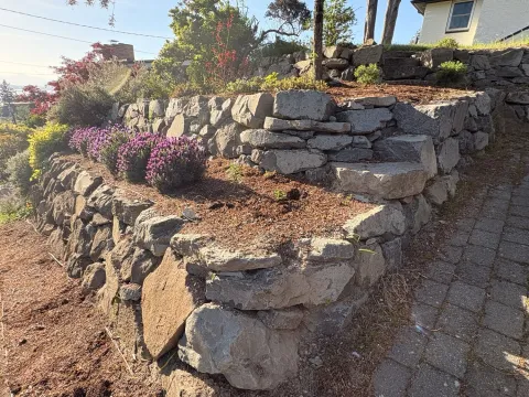 Dry stone driveway wall and walkway project, photo 5